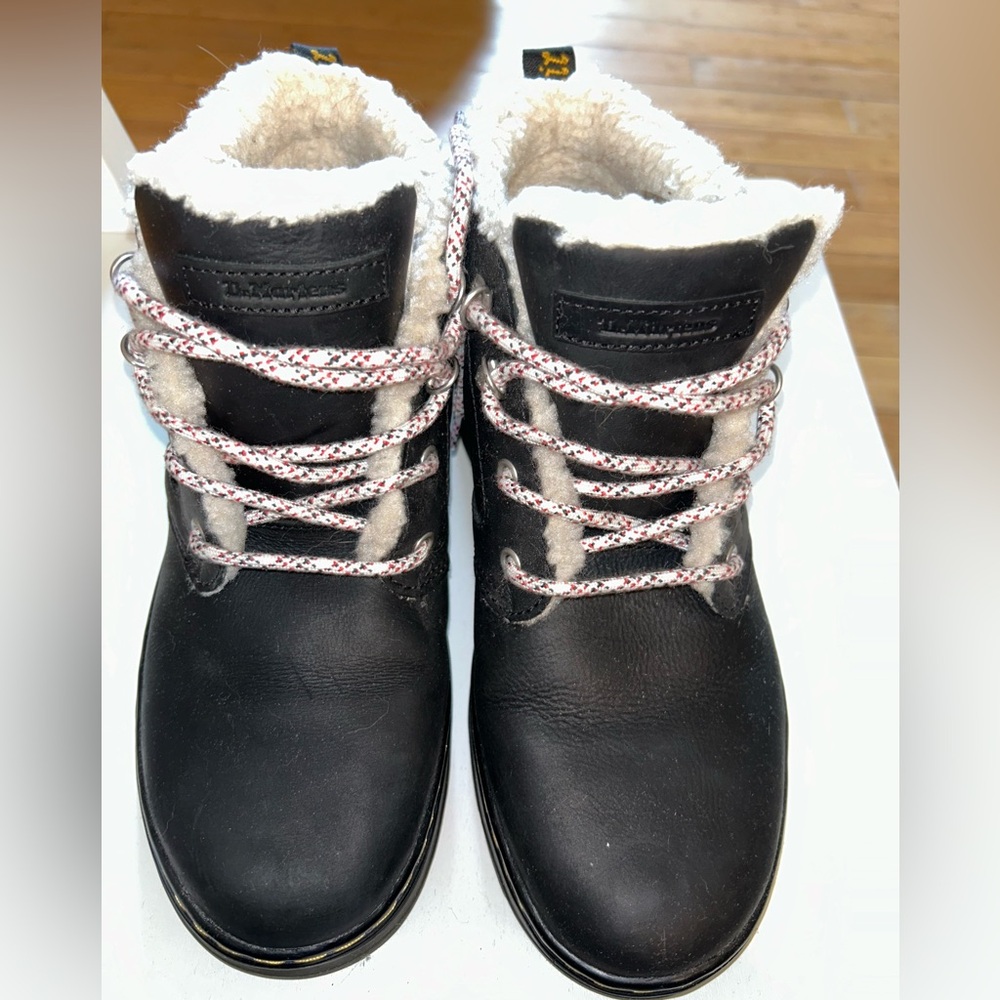 Dr Marten Bonny boot with Sherpa lining. Womens size 10.